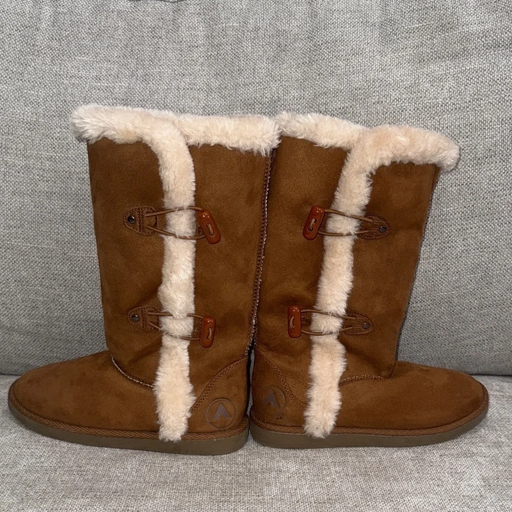 NWOT Cozy tan faux fur Lined suede like tall Boots